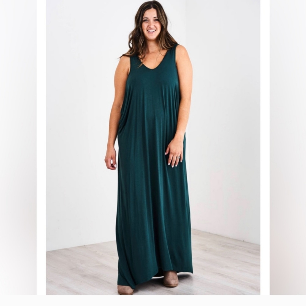 Latched mama cacoon nursing maxi - Picture 1 of 2